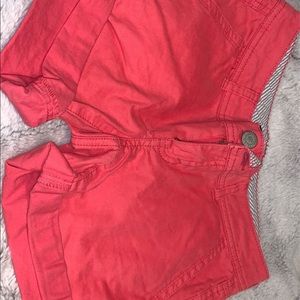 Coral Aeropostale khaki shorts🌸🌿